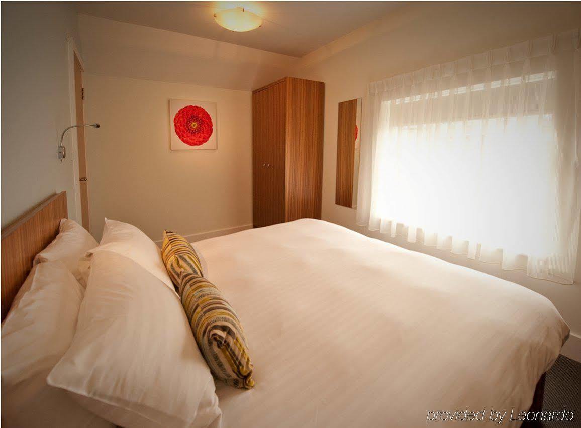 By Mercure Hotel Stanwell