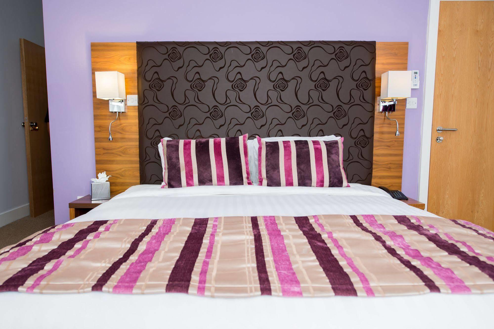 By Mercure Hotel Stanwell