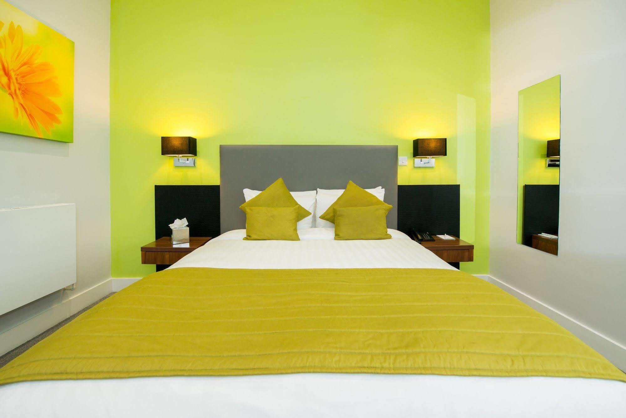 By Mercure 3*